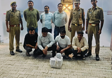 गाजियाबाद में चलती कार में भ्रूण लिंग जांच का खुलासा, चार आरोपी हिरासत में लिए गए गाजियाबाद में चलती कार में भ्रूण लिंग जांच का खुलासा, चार आरोपी हिरासत में लिए गए