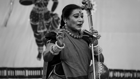 पद्म विभूषण तीजन बाई का निधन, दुर्ग में अंतिम दर्शन के लिए उमड़े लोग पद्म विभूषण तीजन बाई का निधन, दुर्ग में अंतिम दर्शन के लिए उमड़े लोग
