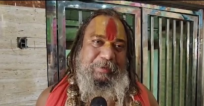 राम मंदिर चढ़ावा विवाद परमहंस आचार्य का दावा-अखिलेश यादव के इशारे पर हुई चोरी, विपक्ष पर साधा निशाना राम मंदिर चढ़ावा विवाद परमहंस आचार्य का दावा-अखिलेश यादव के इशारे पर हुई चोरी, विपक्ष पर साधा निशाना
