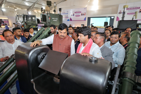 दुश्मन पर कहर बरपाएंगी शिवपुरी में बनीं मिसाइलें सीएम मोहन यादव दुश्मन पर कहर बरपाएंगी शिवपुरी में बनीं मिसाइलें सीएम मोहन यादव