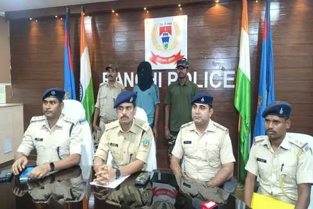 रांचीः प्रेमिका को दूसरे युवक के साथ देखा तो गला घोंटकर की हत्या, वारदात का खुलासा रांचीः प्रेमिका को दूसरे युवक के साथ देखा तो गला घोंटकर की हत्या, वारदात का खुलासा