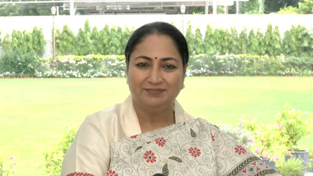 पेट्रोल-डीजल वाहन मालिकों को घबराने की जरूरत नहीं, चरणबद्ध तरीके से लागू होगी ईवी नीति रेखा गुप्ता पेट्रोल-डीजल वाहन मालिकों को घबराने की जरूरत नहीं, चरणबद्ध तरीके से लागू होगी ईवी नीति रेखा गुप्ता