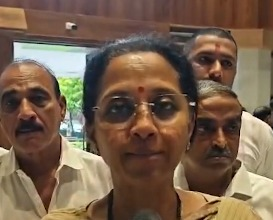 विकास के नाम पर पेड़ों की कटाई और पर्यावरण से हो रहा खिलवाड़, मुंबई का हाल खराब सुप्रिया सुले विकास के नाम पर पेड़ों की कटाई और पर्यावरण से हो रहा खिलवाड़, मुंबई का हाल खराब सुप्रिया सुले