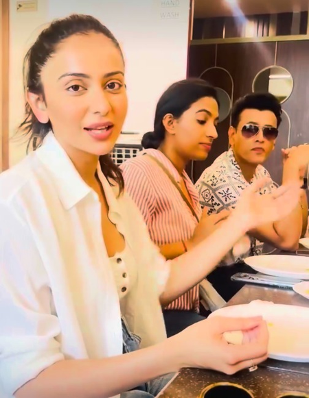 Rakul Preet Singh talks about her non-negotiable ritual during an outdoor shoot Rakul Preet Singh talks about her non-negotiable ritual during an outdoor shoot