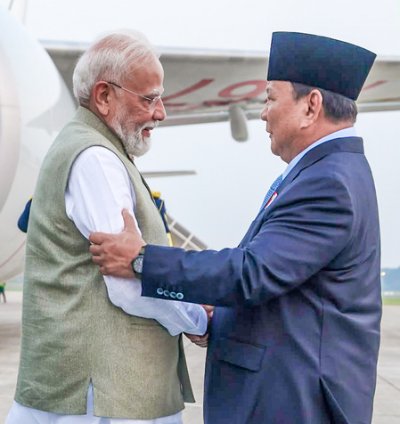 पीएम मोदी के इंडोनेशिया दौरे से द्विपक्षीय व्यापार और निवेश को मिलेगी नई रफ्तार इंडस्ट्री एक्सपर्ट्स पीएम मोदी के इंडोनेशिया दौरे से द्विपक्षीय व्यापार और निवेश को मिलेगी नई रफ्तार इंडस्ट्री एक्सपर्ट्स