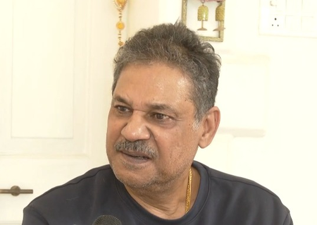 बजरंग लाल बागड़ा की नियुक्ति पर कीर्ति आजाद का तंज, घोटाले के आरोपी को राम मंदिर ट्रस्ट में जगह क्यों? बजरंग लाल बागड़ा की नियुक्ति पर कीर्ति आजाद का तंज, घोटाले के आरोपी को राम मंदिर ट्रस्ट में जगह क्यों?