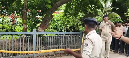 पटना बाहुबली विधायक अनंत सिंह के आवास के पास मिला शव, चेहरे पर चोट के निशान पटना बाहुबली विधायक अनंत सिंह के आवास के पास मिला शव, चेहरे पर चोट के निशान