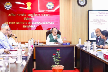 20वीं शताब्दी के अंत तक देश में केवल एक एम्स था, लेकिन आज संख्या बढ़कर 23 हो गई जेपी नड्डा 20वीं शताब्दी के अंत तक देश में केवल एक एम्स था, लेकिन आज संख्या बढ़कर 23 हो गई जेपी नड्डा