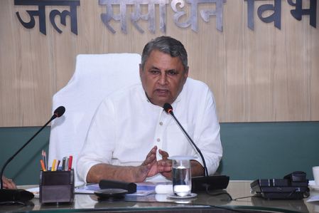 बिहार में संभावित बाढ़ से पहले सतर्क हुई सरकार, तटबंधों की रात में भी होगी निगरानी बिहार में संभावित बाढ़ से पहले सतर्क हुई सरकार, तटबंधों की रात में भी होगी निगरानी