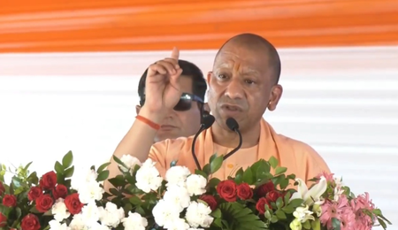 सीएम योगी का सपा-कांग्रेस पर हमला, बोले-हनुमानगढ़ी की सीढ़ियों पर नमाज पढ़ाने का पाप क्यों किया सीएम योगी का सपा-कांग्रेस पर हमला, बोले-हनुमानगढ़ी की सीढ़ियों पर नमाज पढ़ाने का पाप क्यों किया