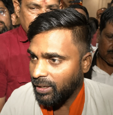बांकीपुर उपचुनाव भाजपा के नए उम्मीदवार नीरज बोले- सभी कार्यकर्ताओं को साथ लेकर लड़ेंगे चुनाव, विपक्ष ने उठाए सवाल बांकीपुर उपचुनाव भाजपा के नए उम्मीदवार नीरज बोले- सभी कार्यकर्ताओं को साथ लेकर लड़ेंगे चुनाव, विपक्ष ने उठाए सवाल