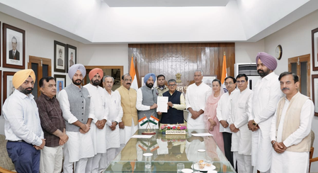 पंजाब में निकाय चुनाव पर घमासान, भाजपा ने राज्यपाल से की निष्पक्ष जांच की मांग पंजाब में निकाय चुनाव पर घमासान, भाजपा ने राज्यपाल से की निष्पक्ष जांच की मांग