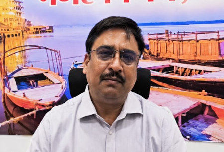 वाराणसी काशी के काल भैरव मंदिर क्षेत्र का बदला स्वरूप, केसरिया रंग में सजी गली बनी आकर्षण का केंद्र वाराणसी काशी के काल भैरव मंदिर क्षेत्र का बदला स्वरूप, केसरिया रंग में सजी गली बनी आकर्षण का केंद्र