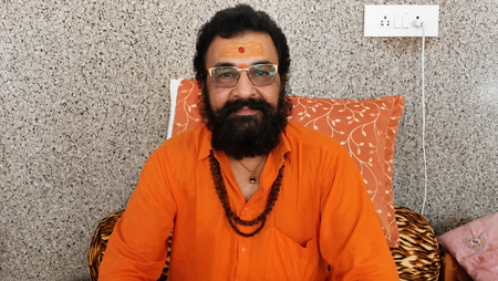 सावन में काशी विश्वनाथ मंदिर में वीआईपी दर्शन पर रोक, संत समाज ने किया स्वागत सावन में काशी विश्वनाथ मंदिर में वीआईपी दर्शन पर रोक, संत समाज ने किया स्वागत