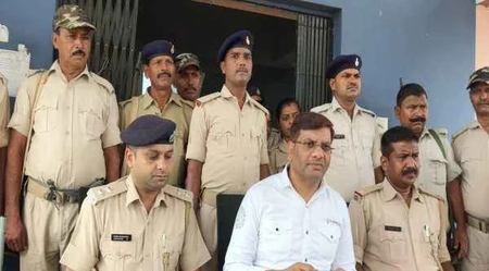 गिरिडीह में 50 लाख रुपए मूल्य की नकली ब्रांडेड विदेश शराब जब्त, फैक्ट्री सील गिरिडीह में 50 लाख रुपए मूल्य की नकली ब्रांडेड विदेश शराब जब्त, फैक्ट्री सील