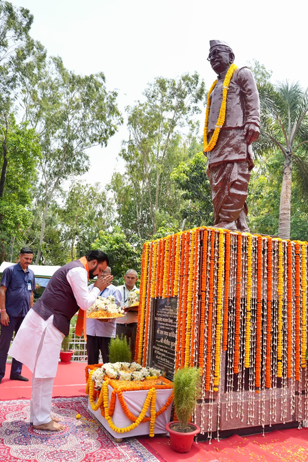 बिहार के पूर्व मुख्यमंत्री सत्येंद्र नारायण सिन्हा की जयंती पर राज्यपाल, मुख्यमंत्री समेत कई नेताओं ने दी श्रद्धांजलि बिहार के पूर्व मुख्यमंत्री सत्येंद्र नारायण सिन्हा की जयंती पर राज्यपाल, मुख्यमंत्री समेत कई नेताओं ने दी श्रद्धांजलि