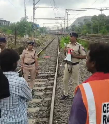 मुंबई सिग्नल, यार्ड और कार शेड से ट्रेन में न चढ़ें यात्री, सेंट्रल रेलवे ने दी चेतावनी