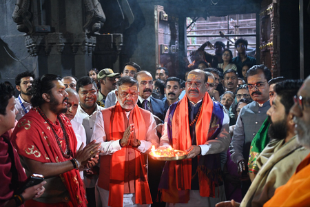 लोकसभा अध्यक्ष ओम बिरला ने त्र्यंबकेश्वर ज्योतिर्लिंग के किए दर्शन, देश की सुख-समृद्धि और कल्याण की प्रार्थना की