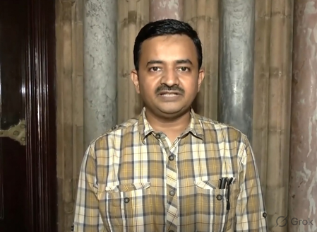 मुंबई मुलुंड स्टेशन पर एसी लोकल में घुटन से यात्री बेहोश, सीपीआरओ बोले-अब स्वास्थ्य संबंधी कोई समस्या नहीं मुंबई मुलुंड स्टेशन पर एसी लोकल में घुटन से यात्री बेहोश, सीपीआरओ बोले-अब स्वास्थ्य संबंधी कोई समस्या नहीं