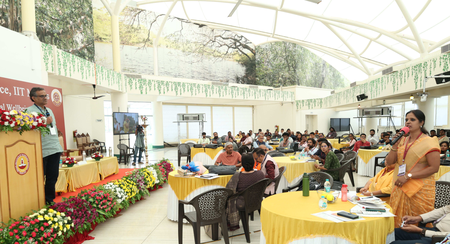 आईआईटीः छात्रों के मानसिक स्वास्थ्य के लिए टीचर्स ने सीखे नए मॉडल आईआईटीः छात्रों के मानसिक स्वास्थ्य के लिए टीचर्स ने सीखे नए मॉडल