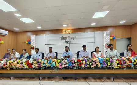 शेखपुरा डीएम की अध्यक्षता में साप्ताहिक समीक्षा बैठक, लंबित मामलों को दो सप्ताह में निपटाने का सख्त निर्देश