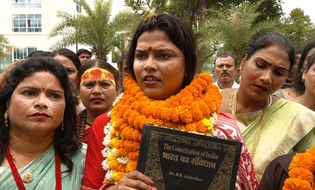 बांकीपुर उपचुनाव निर्दलीय ट्रांसजेंडर उम्मीदवार प्रिया सिन्हा ने भरा नामांकन, सुरक्षा और रोजगार को बनाया मुद्दा बांकीपुर उपचुनाव निर्दलीय ट्रांसजेंडर उम्मीदवार प्रिया सिन्हा ने भरा नामांकन, सुरक्षा और रोजगार को बनाया मुद्दा