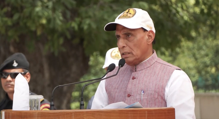 हमारी अस्मिता व सम्मान पर उठने वाली हर नजर का उत्तर पूरी शक्ति से देंगेः राजनाथ सिंह हमारी अस्मिता व सम्मान पर उठने वाली हर नजर का उत्तर पूरी शक्ति से देंगेः राजनाथ सिंह