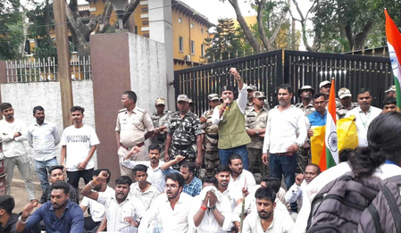 झारखंडः सिविल सर्विस के पीटी रिजल्ट में गड़बड़ियों का आरोप, अभ्यर्थियों ने जेपीएससी कार्यालय का किया घेराव झारखंडः सिविल सर्विस के पीटी रिजल्ट में गड़बड़ियों का आरोप, अभ्यर्थियों ने जेपीएससी कार्यालय का किया घेराव
