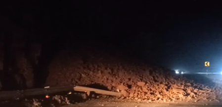 महाराष्ट्र रायगढ़ में भूस्खलन के बाद मुंबई-गोवा हाईवे की एक लेन बंद, मलबा हटाने का काम जारी