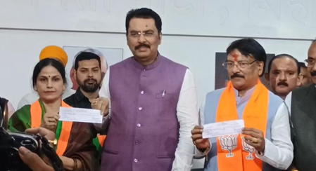 बिहार बांकीपुर उपचुनाव से पहले जन सुराज को बड़ा झटका, कई नेताओं ने भाजपा का थामा दामन बिहार बांकीपुर उपचुनाव से पहले जन सुराज को बड़ा झटका, कई नेताओं ने भाजपा का थामा दामन