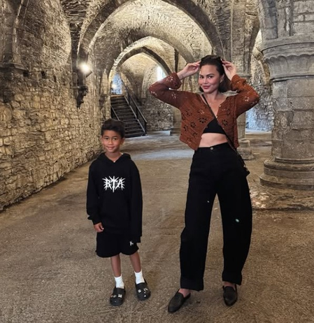 Chrissy Teigen, John Legend visit 800 year old castles, enjoy pancake cruises on European holiday Chrissy Teigen, John Legend visit 800 year old castles, enjoy pancake cruises on European holiday