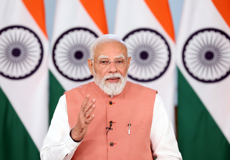 हम वाराणसी में बाबा विश्वनाथ के दर्शन को और अधिक सुगम बनाने के लिए कृतसंकल्प हैं पीएम मोदी हम वाराणसी में बाबा विश्वनाथ के दर्शन को और अधिक सुगम बनाने के लिए कृतसंकल्प हैं पीएम मोदी