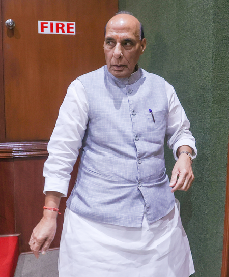 विद्यार्थियों की भावनाओं का सम्मान सरकार की सर्वोच्च प्राथमिकता, धर्मेंद्र प्रधान के इस्तीफे पर बोले राजनाथ सिंह विद्यार्थियों की भावनाओं का सम्मान सरकार की सर्वोच्च प्राथमिकता, धर्मेंद्र प्रधान के इस्तीफे पर बोले राजनाथ सिंह