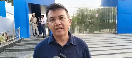 हाइड्रोजन ट्रेन को लेकर सीएम के मीडिया सलाहकार बोले-यह ट्रेन पर्यावरण संरक्षण का तोहफा हाइड्रोजन ट्रेन को लेकर सीएम के मीडिया सलाहकार बोले-यह ट्रेन पर्यावरण संरक्षण का तोहफा