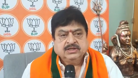 तेलंगाना सरकार पर बरसे एन. रामचंदर राव, बोले-किसानों की परेशानी समझे सरकार तेलंगाना सरकार पर बरसे एन. रामचंदर राव, बोले-किसानों की परेशानी समझे सरकार