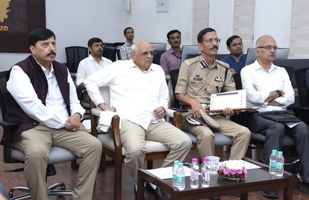 मुख्यमंत्री भूपेंद्र पटेल ने सीएम डैशबोर्ड से की अहमदाबाद रथयात्रा के मूवमेंट की रियल-टाइम मॉनिटरिंग