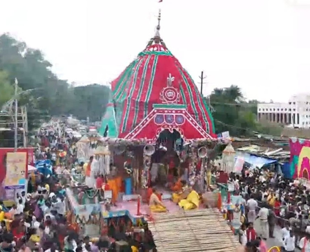 रांची में स्वामी जगन्नाथ की 335वीं ऐतिहासिक रथयात्रा में उमड़ा आस्था का सैलाब रांची में स्वामी जगन्नाथ की 335वीं ऐतिहासिक रथयात्रा में उमड़ा आस्था का सैलाब