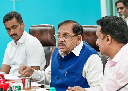 स्थायी निवासी प्रमाण पत्र पर विवाद के बीच कर्नाटक सरकार ने दी सफाई स्थायी निवासी प्रमाण पत्र पर विवाद के बीच कर्नाटक सरकार ने दी सफाई