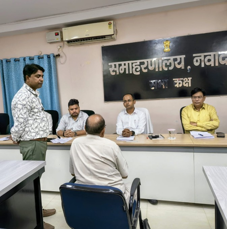 नवादा के सभी सरकारी कार्यालयों में हुई जनसुनवाई, जिला पदाधिकारी ने सुनीं लोगों की समस्याएं नवादा के सभी सरकारी कार्यालयों में हुई जनसुनवाई, जिला पदाधिकारी ने सुनीं लोगों की समस्याएं