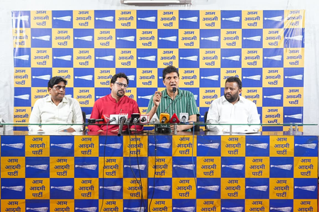 दिल्ली में एसआईआर के नाम पर गरीब, दलित और प्रवासी मतदाताओं के वोट काटे जा रहे आप दिल्ली में एसआईआर के नाम पर गरीब, दलित और प्रवासी मतदाताओं के वोट काटे जा रहे आप