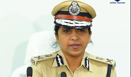 बिहार सोशल मीडिया पर हथियार लहराने वालों पर पुलिस की सख्ती, भगोड़ों की संपत्ति हो रही कुर्क बिहार सोशल मीडिया पर हथियार लहराने वालों पर पुलिस की सख्ती, भगोड़ों की संपत्ति हो रही कुर्क