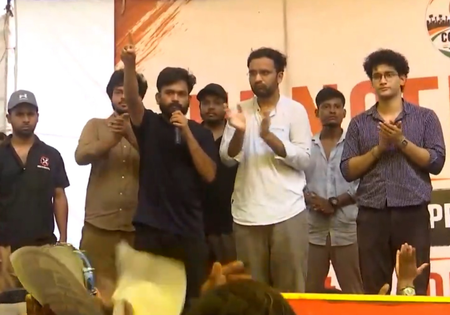 'आंदोलन खत्म नहीं होगा', अभिजीत दिपके ने अनशन शुरू करने की घोषणा की