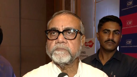 देश की सुरक्षा सर्वोपरि, चिकन नेक कॉरिडोर पर गंभीरता से काम कर रही सरकार मंत्री तापस रॉय देश की सुरक्षा सर्वोपरि, चिकन नेक कॉरिडोर पर गंभीरता से काम कर रही सरकार मंत्री तापस रॉय