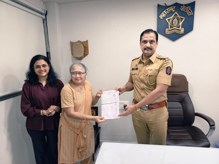 एक साल बाद साइबर ठगी की रकम मिली वापस, पुणे पुलिस ने अभिनेत्री भार्गवी चिरमुले की मां को लौटाए 35 हजार रुपए एक साल बाद साइबर ठगी की रकम मिली वापस, पुणे पुलिस ने अभिनेत्री भार्गवी चिरमुले की मां को लौटाए 35 हजार रुपए