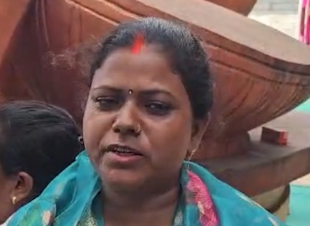 नक्सल प्रभावित चुरचू में महिलाओं की बदली तकदीर, लाह की चूड़ियां बनाकर बन रहीं लखपति दीदी नक्सल प्रभावित चुरचू में महिलाओं की बदली तकदीर, लाह की चूड़ियां बनाकर बन रहीं लखपति दीदी