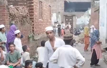 Five killed, including four children, after house roof collapses due to heavy rain in UP’s Muzaffarnagar Five killed, including four children, after house roof collapses due to heavy rain in UP’s Muzaffarnagar