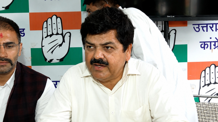 बदरीनाथ चढ़ावा चोरी मामले में गरमाई सियासत, गणेश गोदियाल ने सीएम धामी से मांगा जवाब बदरीनाथ चढ़ावा चोरी मामले में गरमाई सियासत, गणेश गोदियाल ने सीएम धामी से मांगा जवाब