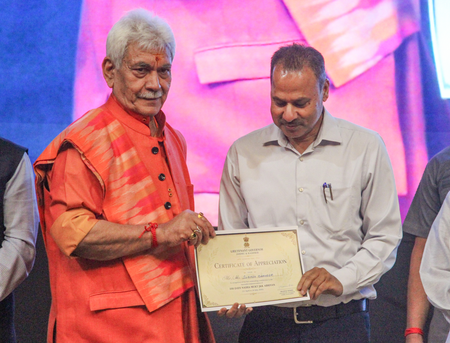 ड्रग्स के खिलाफ लड़ाई अभी खत्म नहीं हुई; 100 दिन के नशा मुक्त अभियान के मौके पर एलजी सिन्हा ड्रग्स के खिलाफ लड़ाई अभी खत्म नहीं हुई; 100 दिन के नशा मुक्त अभियान के मौके पर एलजी सिन्हा