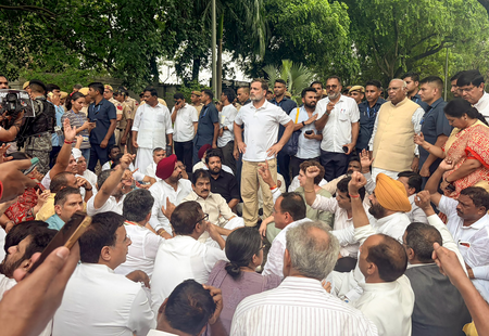 राहुल गांधी की केंद्रीय मंत्री जितेंद्र सिंह से वार्ता विफल, कांग्रेस ने सरकार के सामने रखी 5 मांगें राहुल गांधी की केंद्रीय मंत्री जितेंद्र सिंह से वार्ता विफल, कांग्रेस ने सरकार के सामने रखी 5 मांगें