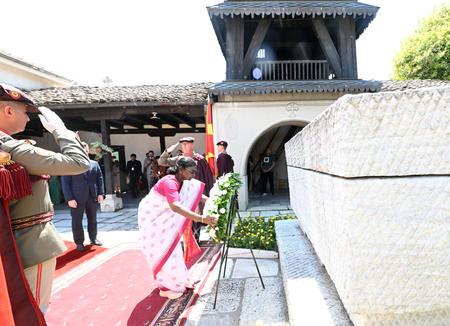 President Murmu pays tribute to Goce Delchev in North Macedonia's Skopje President Murmu pays tribute to Goce Delchev in North Macedonia's Skopje